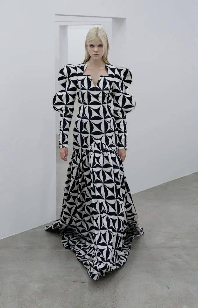 色调 2022春夏女装流行色T台分析