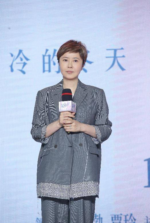 寒冬|《穿过寒冬拥抱你》导演曝选角理由：提到小人物就想到了黄渤