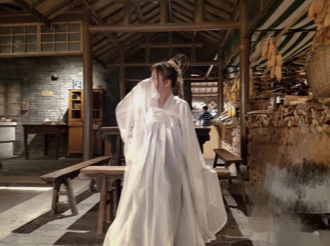 那一世,我是褪色的袈裟,沉睡命中的冰湖,梦境千年.