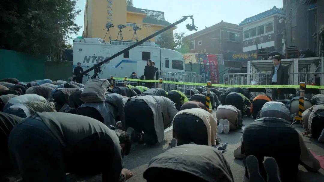 网飞 刘亚仁,稳稳的五星,这都能扑?_地狱