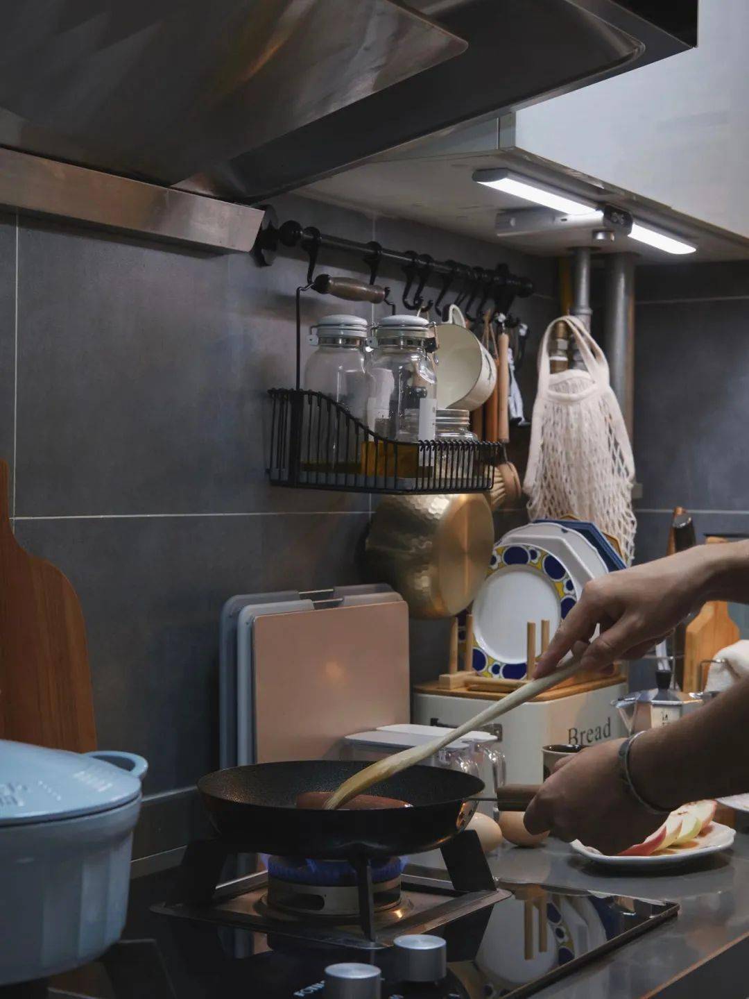 《深夜食堂》般的治愈厨房,她在5㎡里实现了!_生活空间