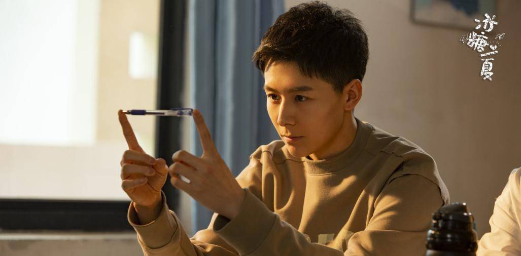 李家辉民国扮相演绎谍战风云 电视剧《前行者》正在热播