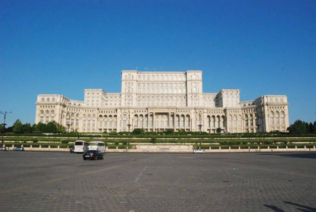 罗马尼亚新政府宣誓就职