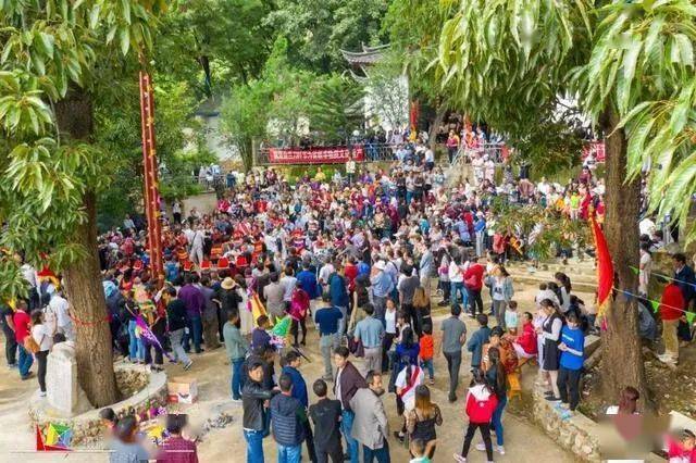 丽江永胜县金兰村:多元文化荟萃彝族村_程海_火海_刀杆节