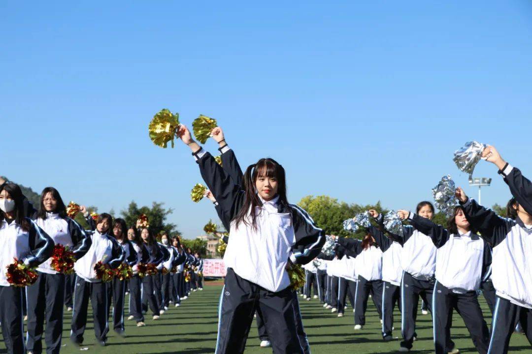 广州城建职业学院校服图片