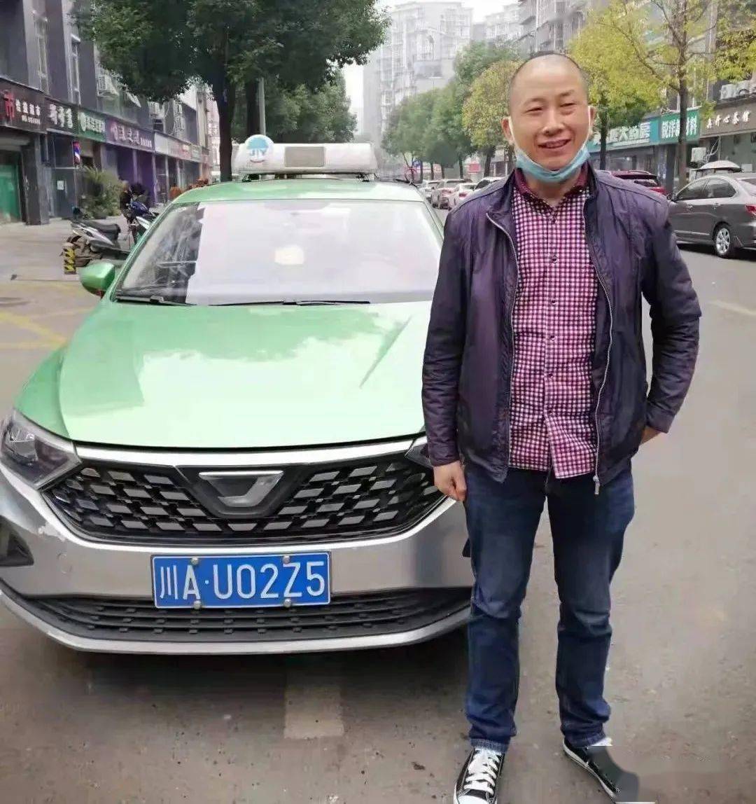 外地旅客意外受伤,简阳出租车司机一路热心相助!