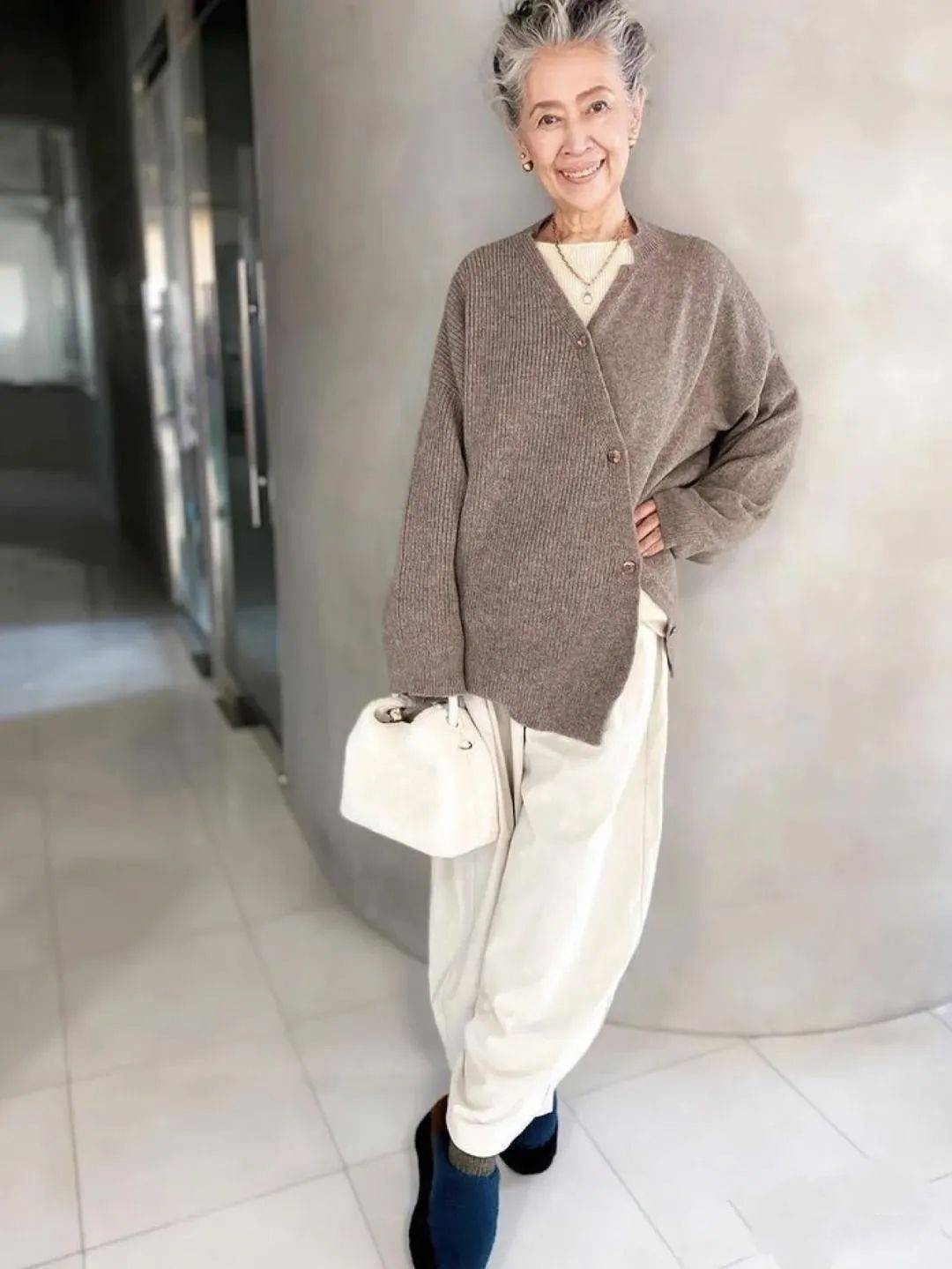 时尚日本老人 d29f17cff54e4b3eb46142bec6664804.jpeg