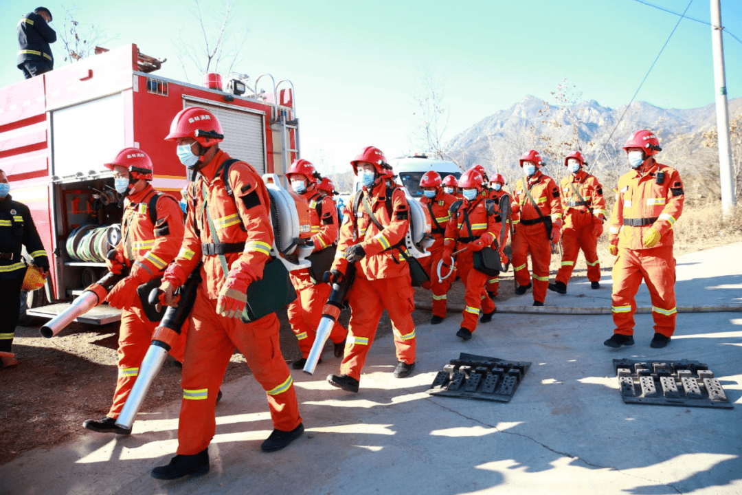 演练现场,各级部门和有关单位按照"六必到"原则,及时启动各项应急响应