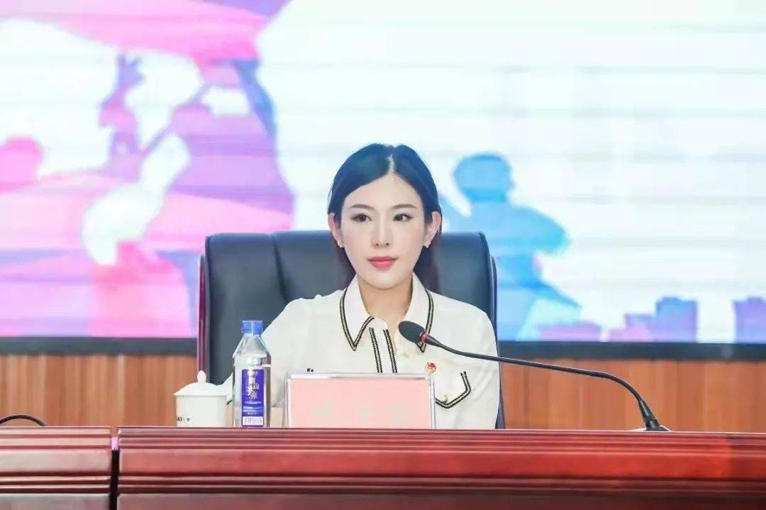 浏阳各界青年热议省第十二次党代会报告_湖南省_工作_代表大会