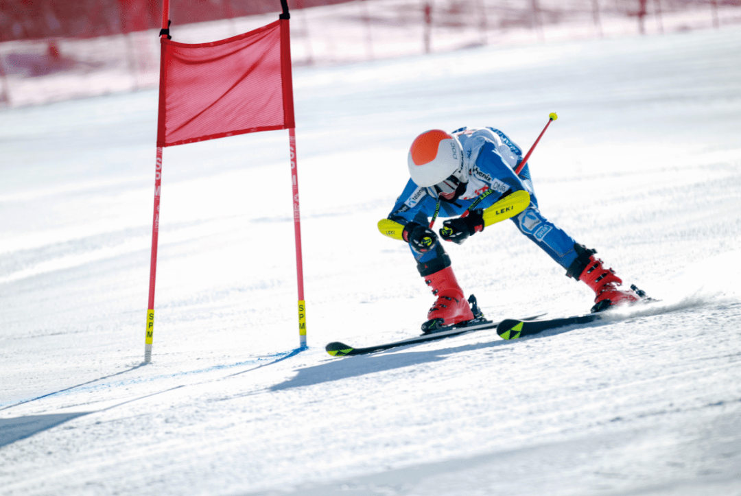 新乐体|筑梦冰雪·北京时刻——高山滑雪