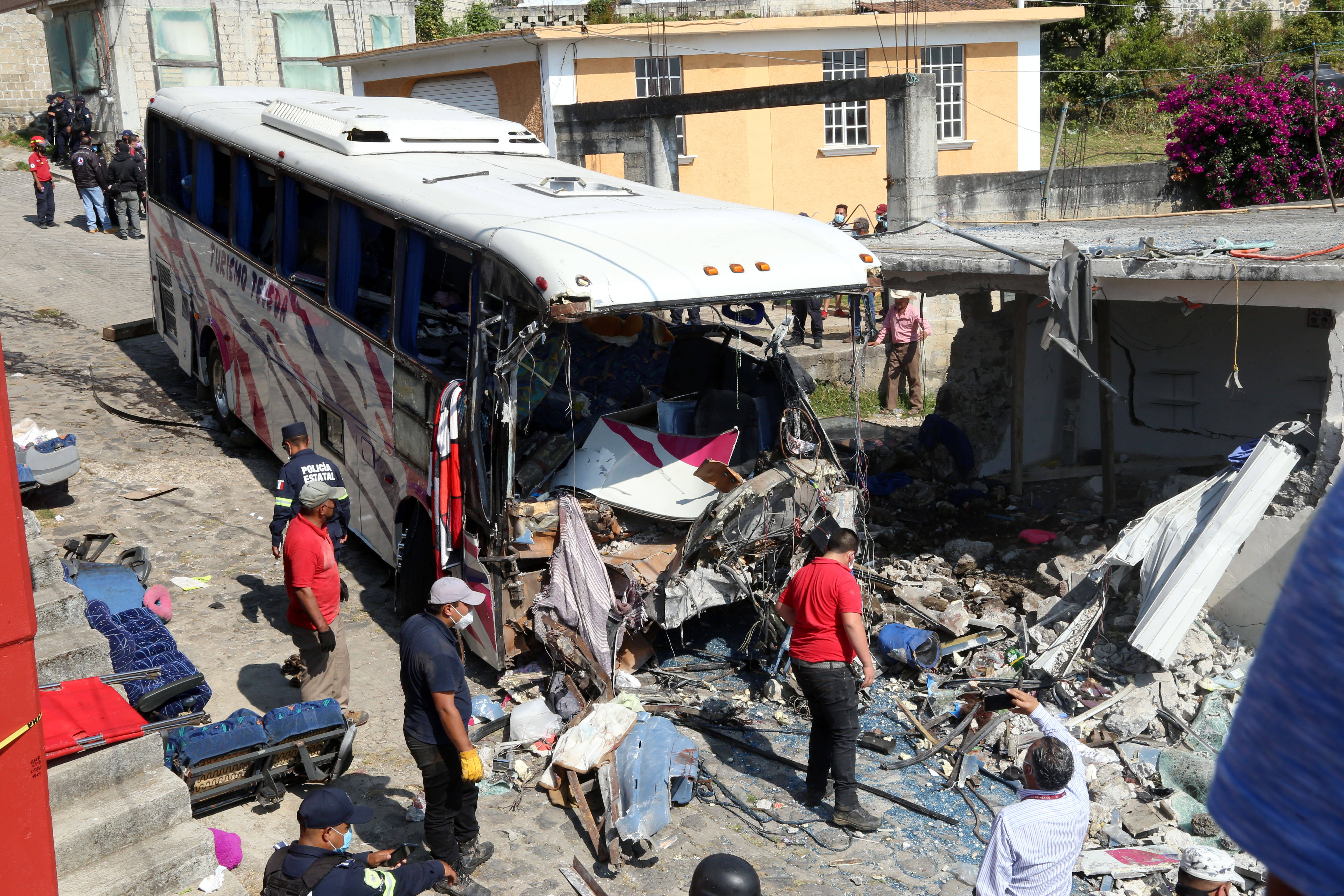 墨西哥中部发生交通事故致19人死亡