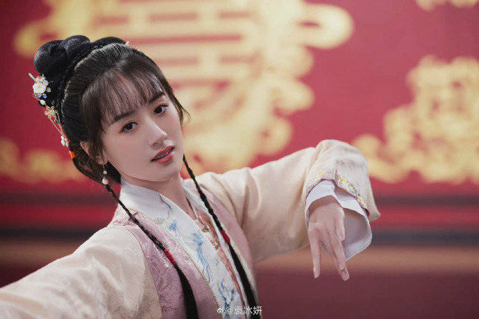 袁冰妍 剧照,妹妹愧是学舞蹈的,小五花摇的还不错奥