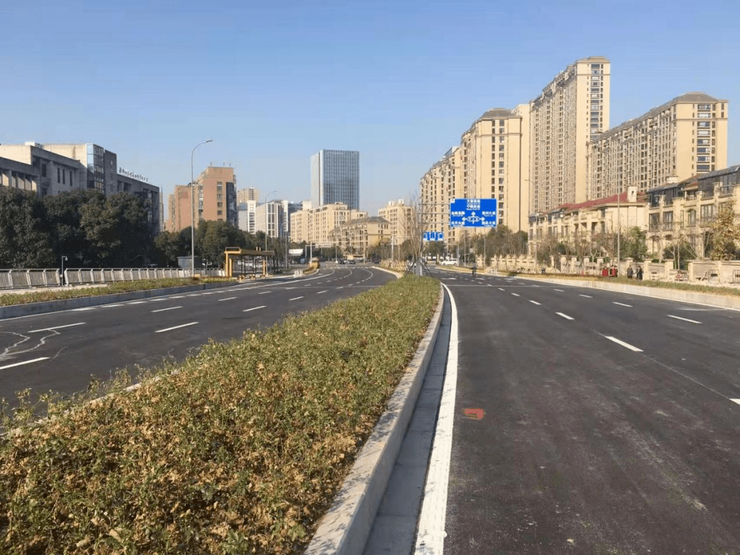 道路建成后实景返回搜狐,查看更多