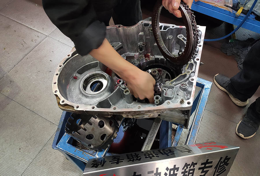 众泰sr7变速箱维修变速箱打滑故障自动变速箱维修案例