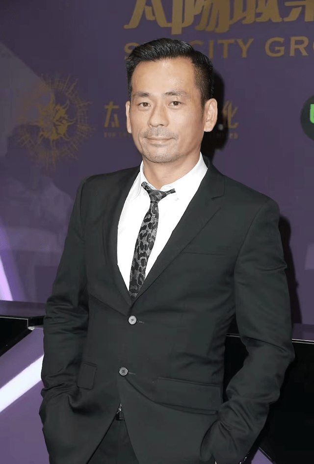 "大哥"崩牙驹现身内地旅游,笑容灿烂还模仿猴子_网友_刘叶成_澳门特区