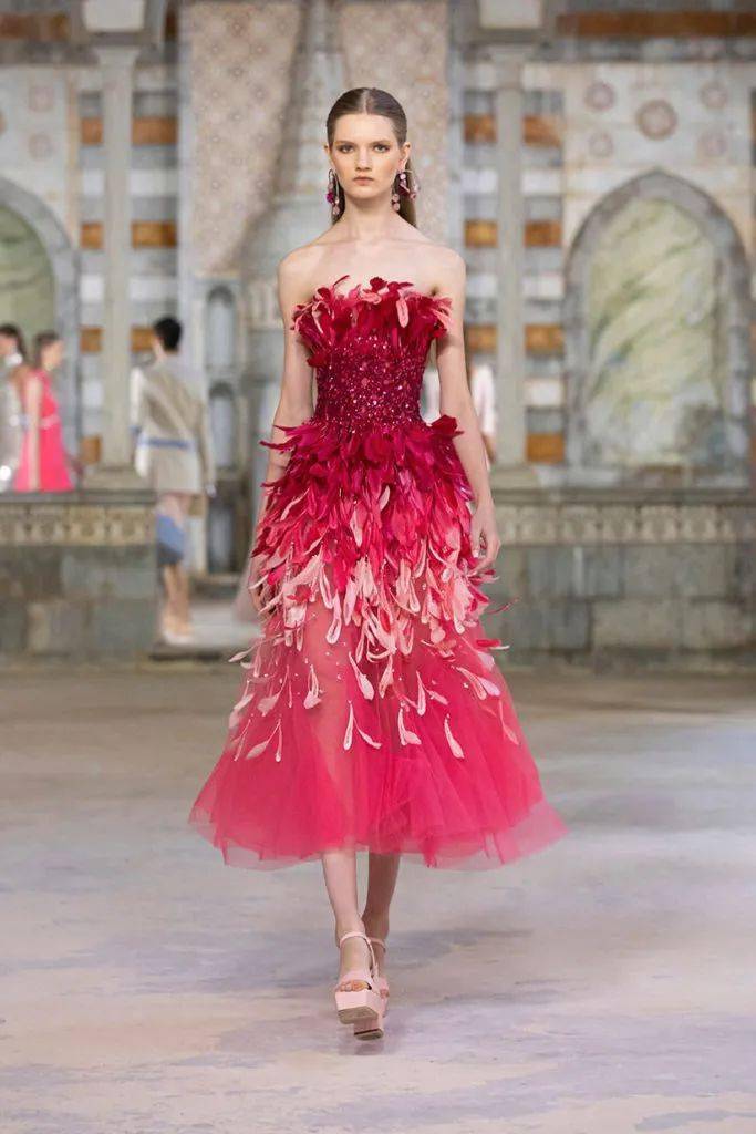 秀场【秀场】2022 春夏成衣系列 – GEORGES HOBEIKA