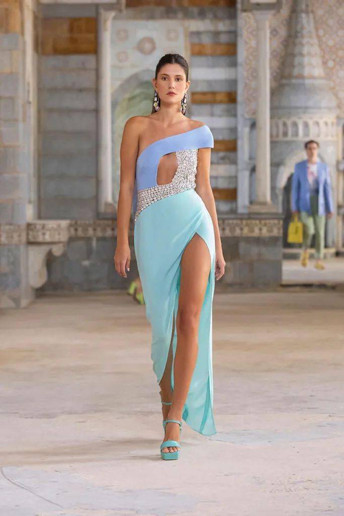 秀场【秀场】2022 春夏成衣系列 – GEORGES HOBEIKA