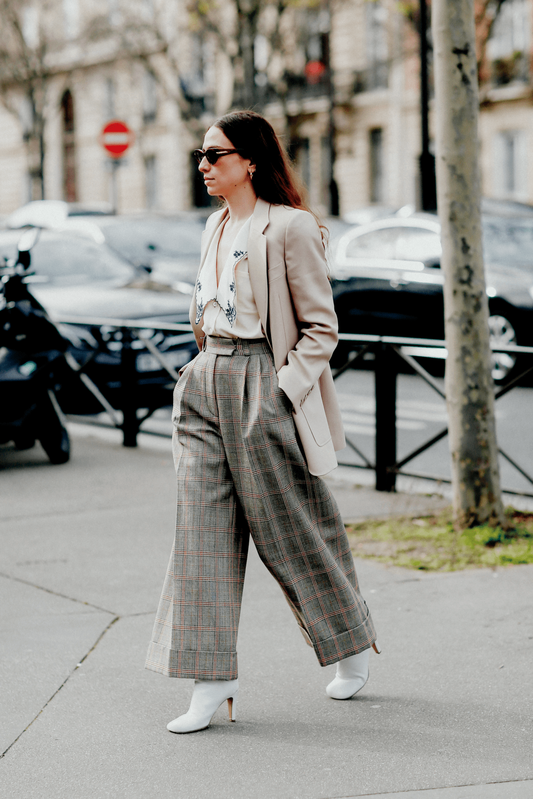 西裤 不论多冷,一进屋就恢复辣妹风