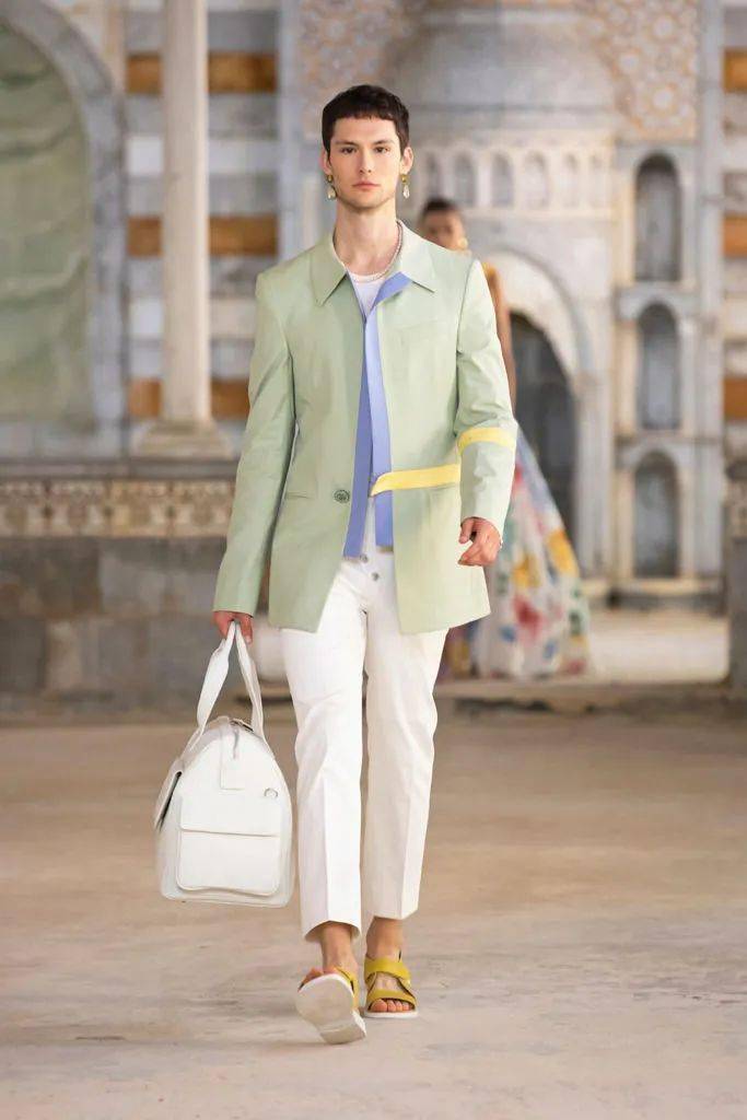秀场【秀场】2022 春夏成衣系列 – GEORGES HOBEIKA