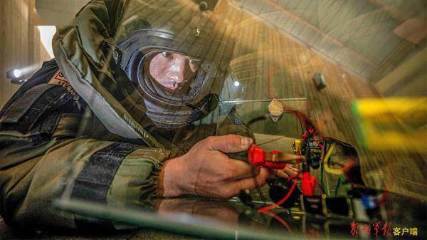 千钧一发！直击“刀尖舞者”排爆瞬间