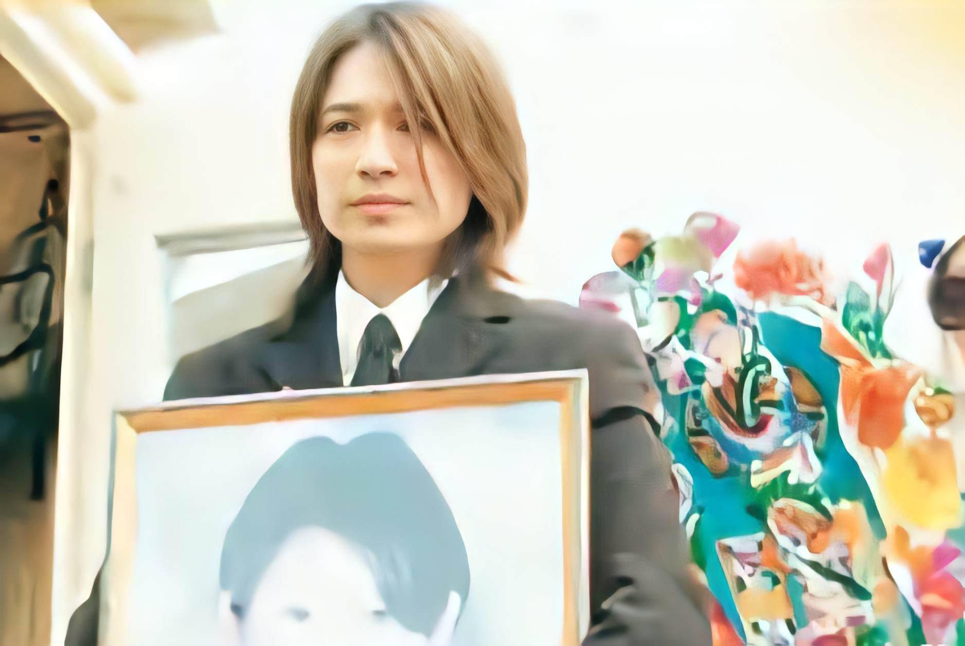 黄家驹离世28年后,最内向的叶世荣如今怎么样了?