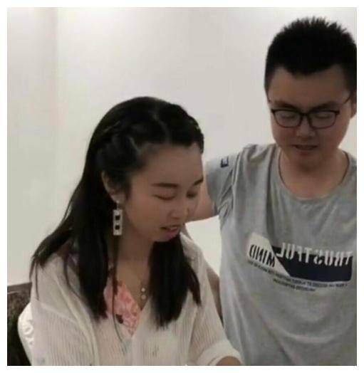 田静因郭威的"备注名"闯祸,许敏哥哥发声支持,网友丝毫不买账