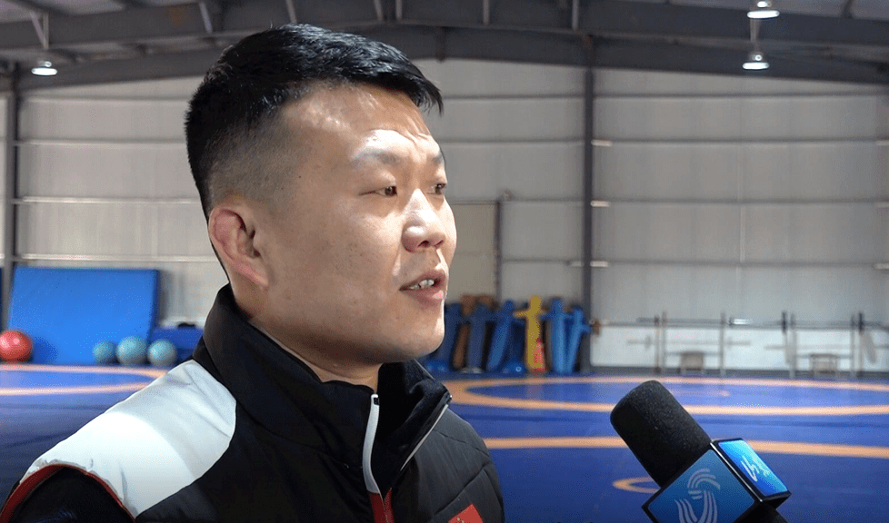 淄博市摔跤队教练 崔海洋:荣老师是我的老师,从我运动员省队退役以后