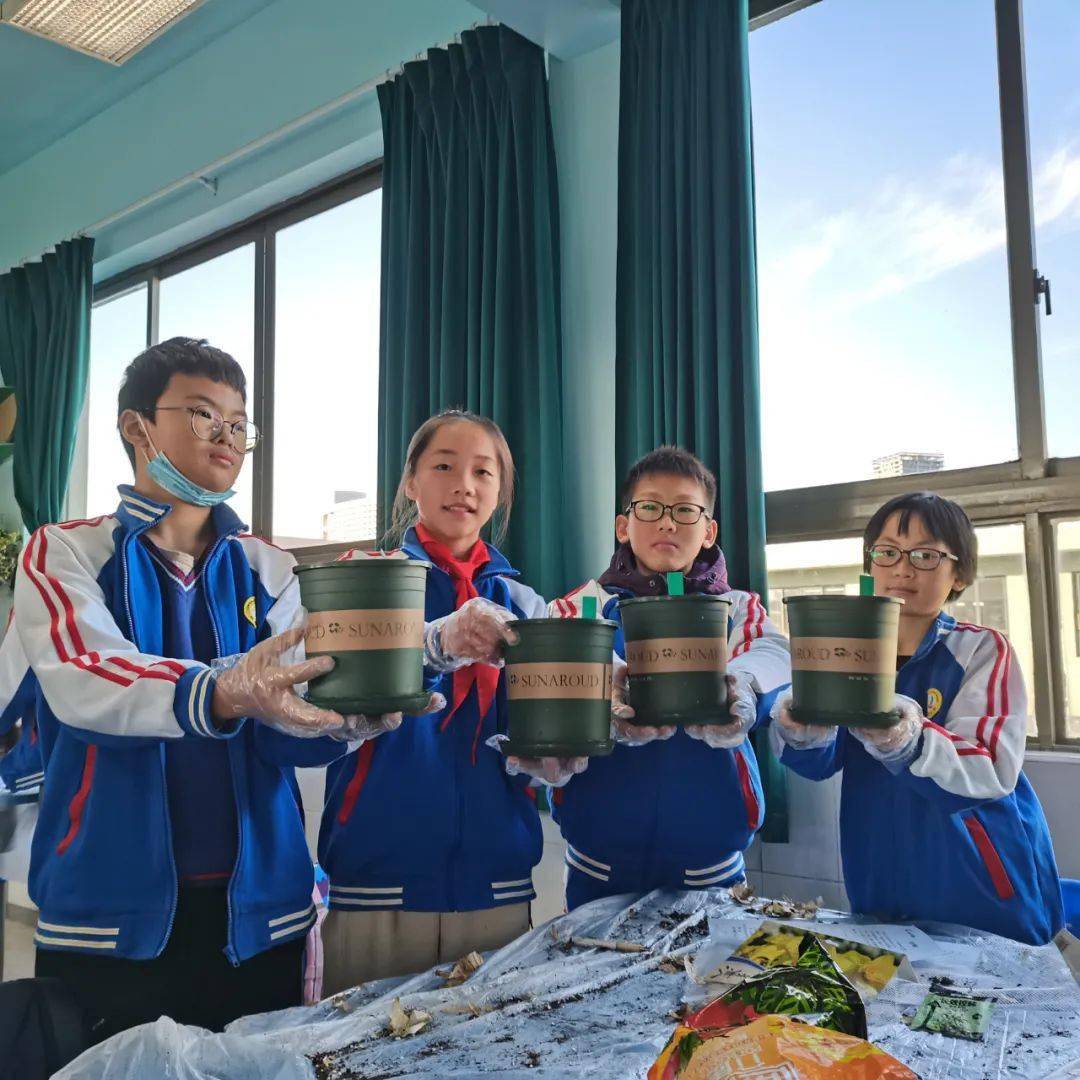 美麗庭院創建校園行上虞區婦聯聯合城東小學開展園藝種植活動