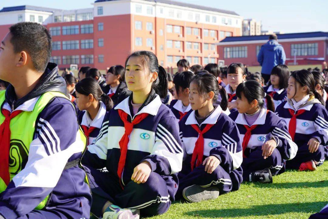 时风中学开展122全国交通安全日主题宣传活动