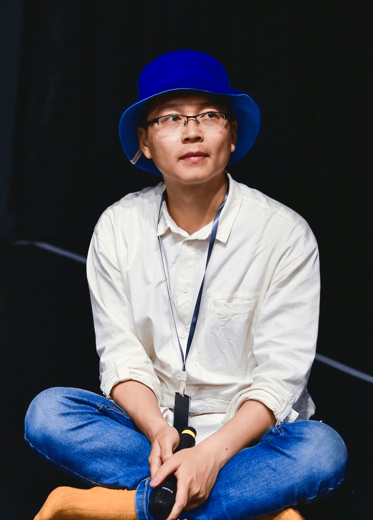 龙 准青年编剧,导演,制作9091盒剧社发起90,负责90;狭剧场