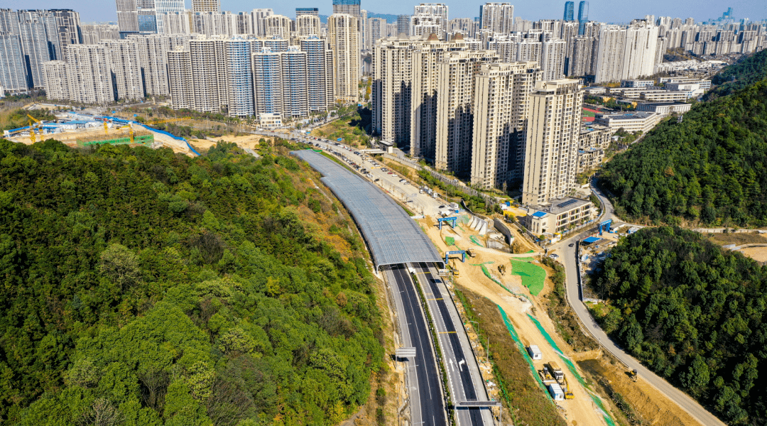 为民办实事丨梅溪湖隧道全面放开通行