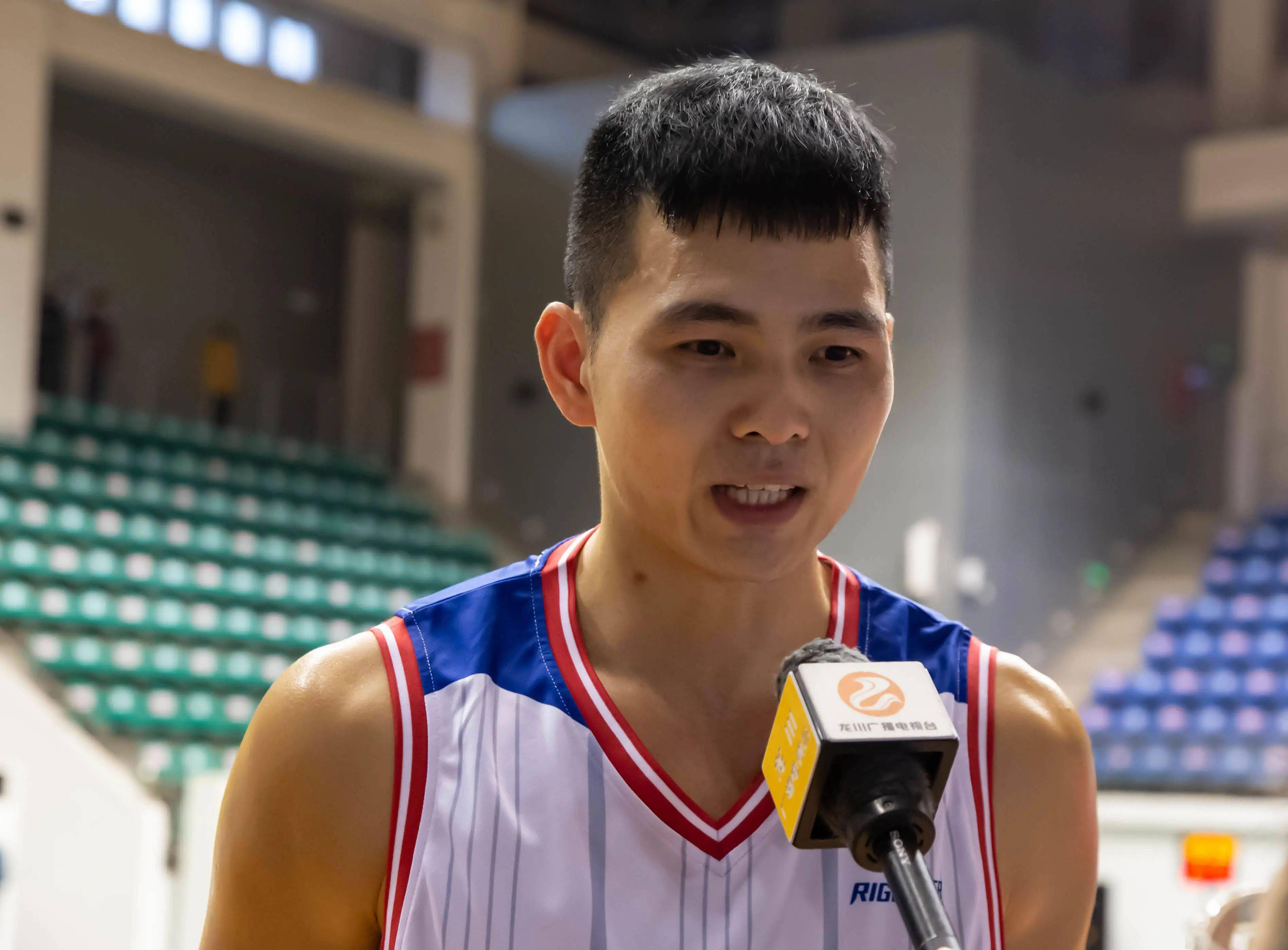 龙川籍亚运会冠军曾冰强回乡助阵篮球赛!_发展_比赛_事业