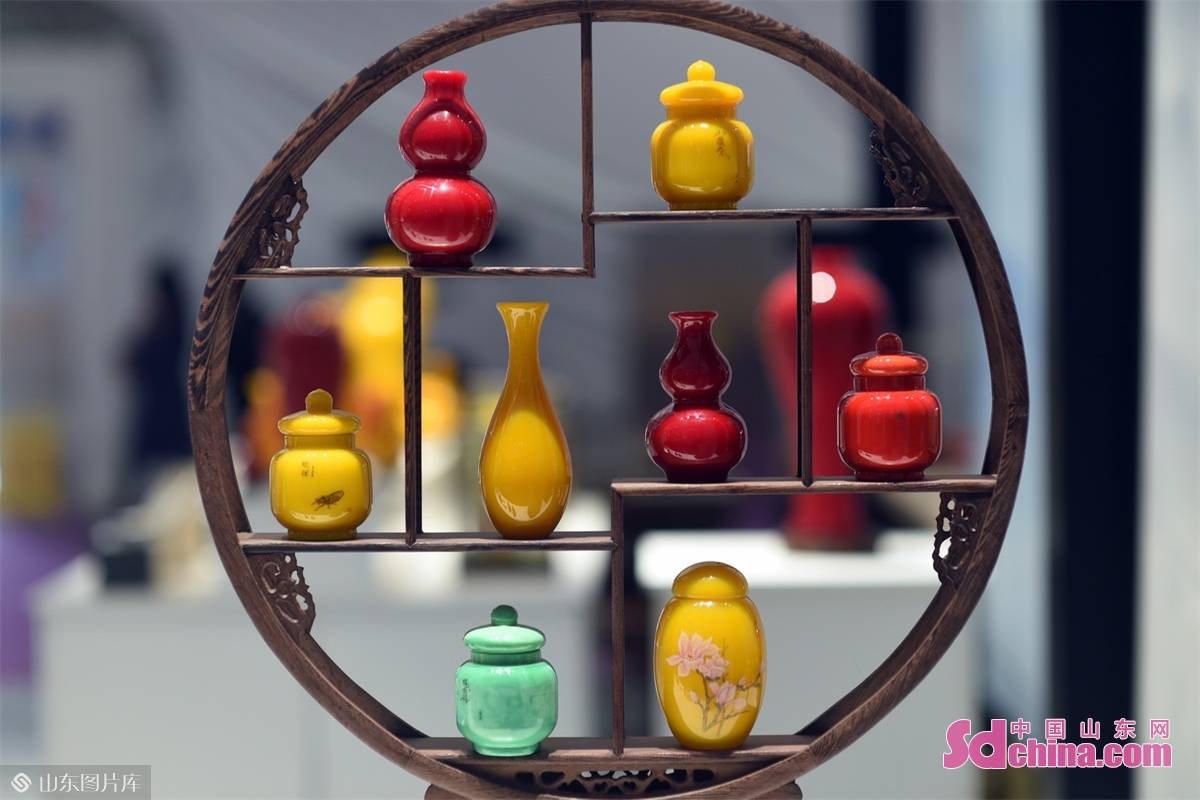 图说陶博|匠心不器 父析子荷再续琉璃传奇_徐月柱_徐磊_料器