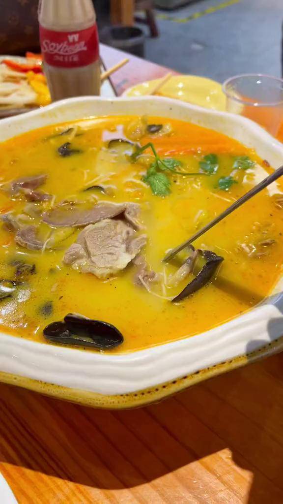 郑州卖78块钱一盆的西辣羊肉,味道真不赖!