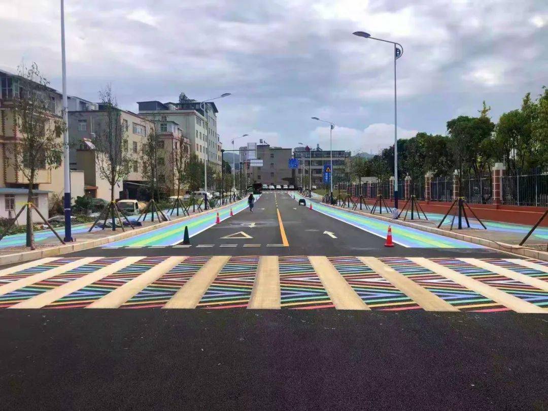 美丽的颜值下暗藏玄机,彩色路面还能这么玩?_道路_苏州_水性