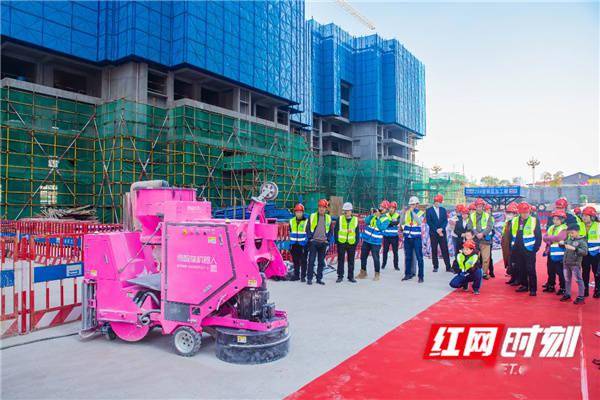 现代科技与古城碰撞“小粉”建筑机器人首入零陵