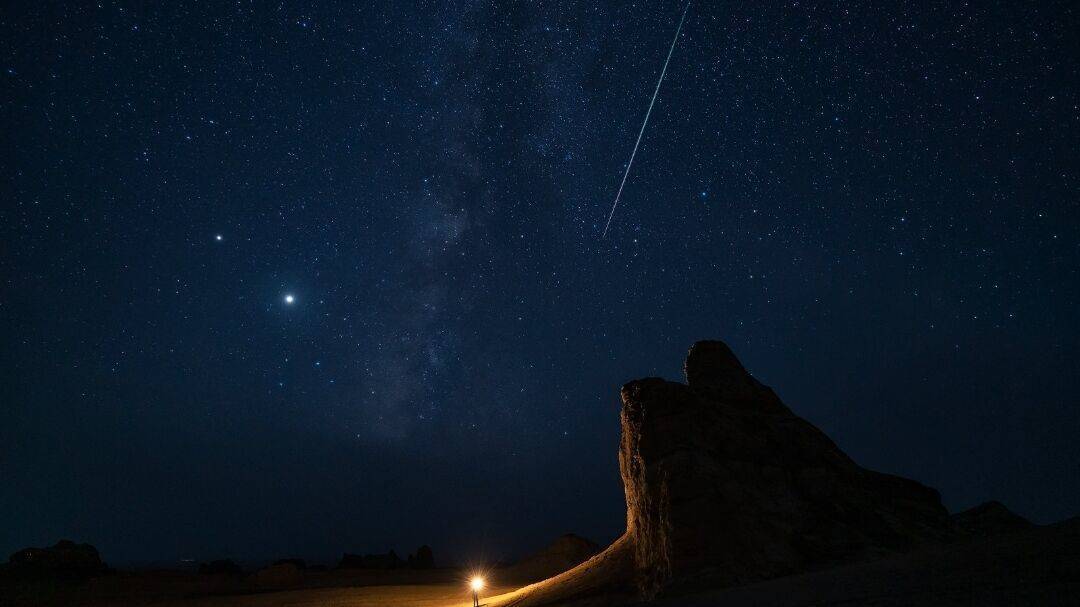 流星不是隕石,流星只有5毫米大,質量只有1克左右!