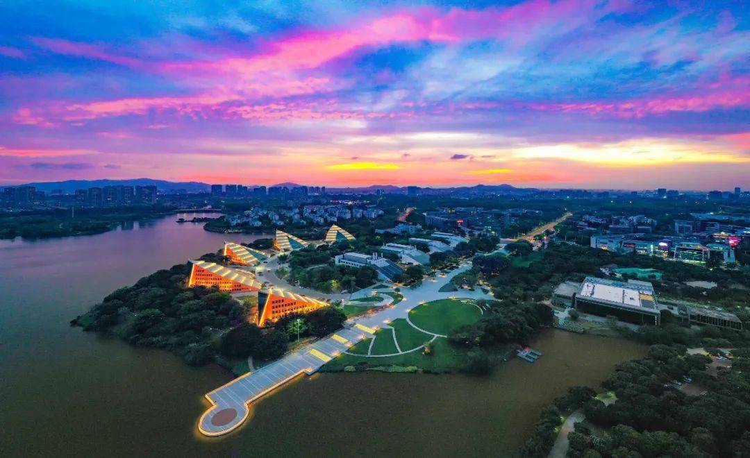 2020 年,松山湖科学城纳入大湾区综合性国家科学中心先行启动区.