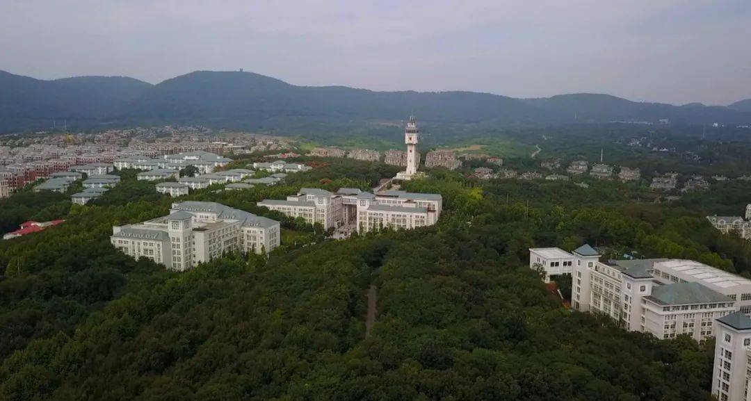 南京工业大学沉毅广场图片