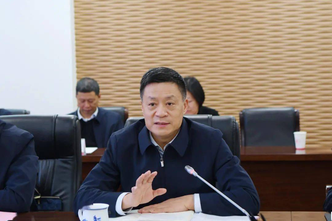 俞培根率队拜访四川大学