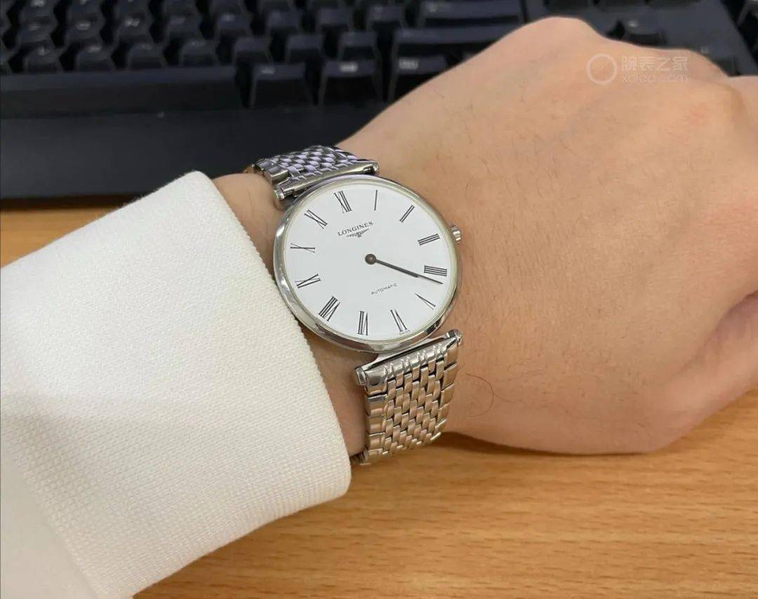 模板新欢不及旧爱，十年了，我依旧最爱戴这只表