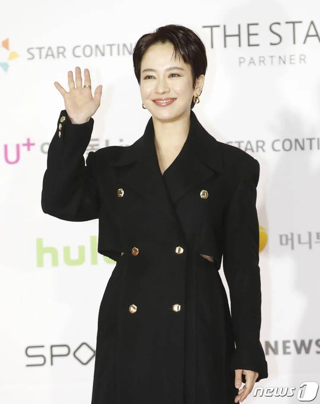 宋智孝出席2021aaa颁奖礼获得ret人气奖