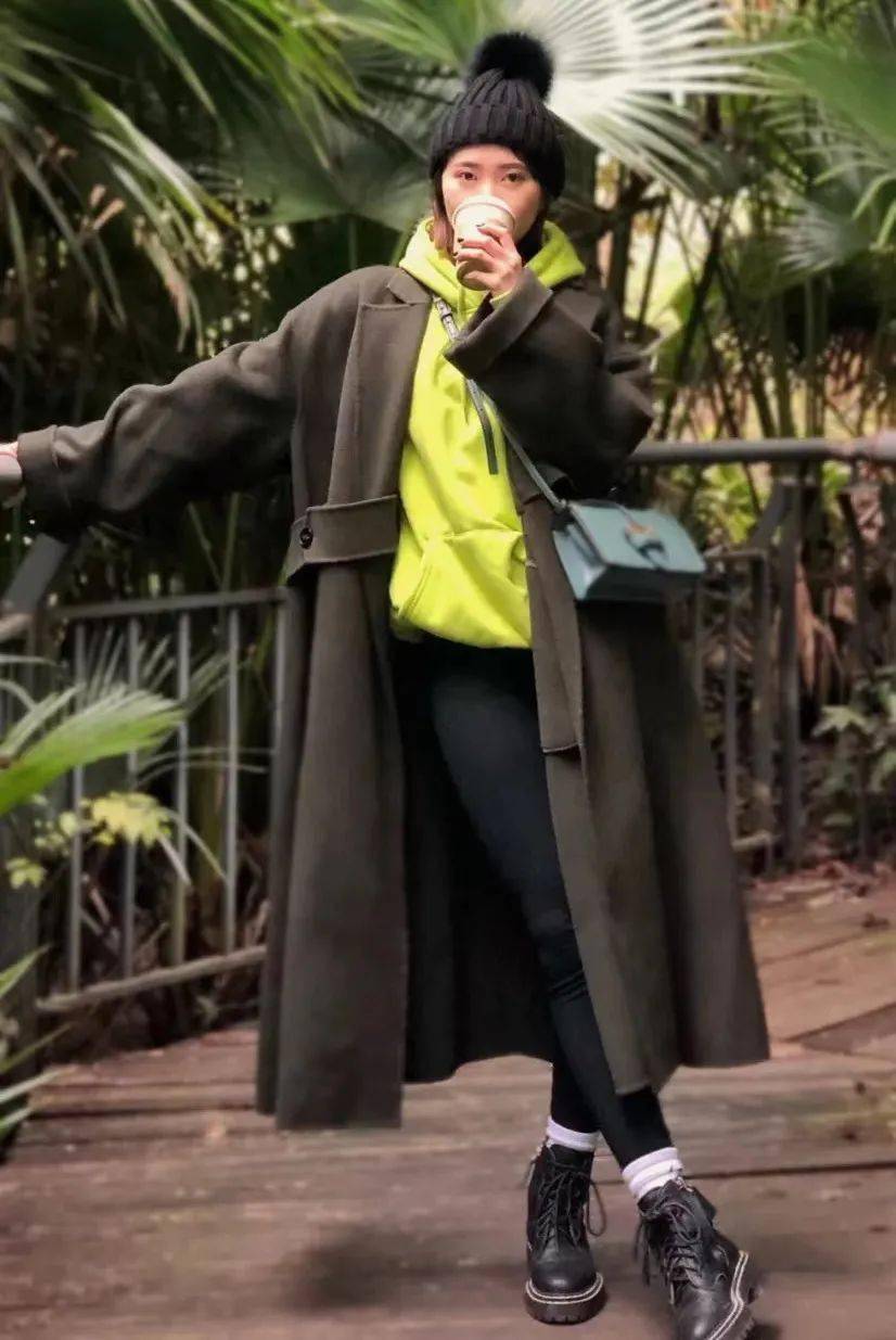 卫衣 大衣里面穿什么?成套穿=好看+高级!