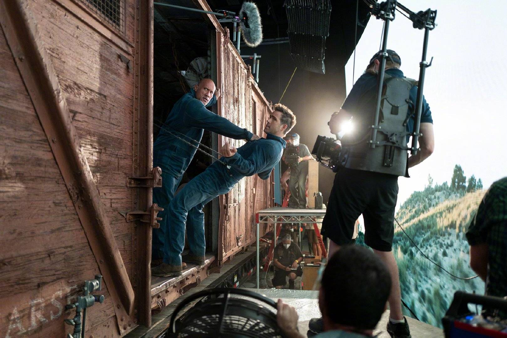 《红色通缉令》发布一组幕后照