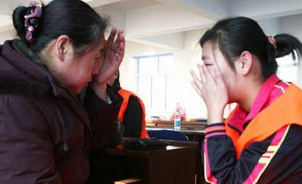 监狱中的女犯人有“生理需求”怎么办？狱警说出实话，真让人心疼_家人_欲望_女性