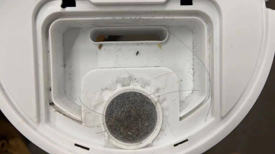 三个加起来都不到100块的扫地机器人，用起来啥感觉？