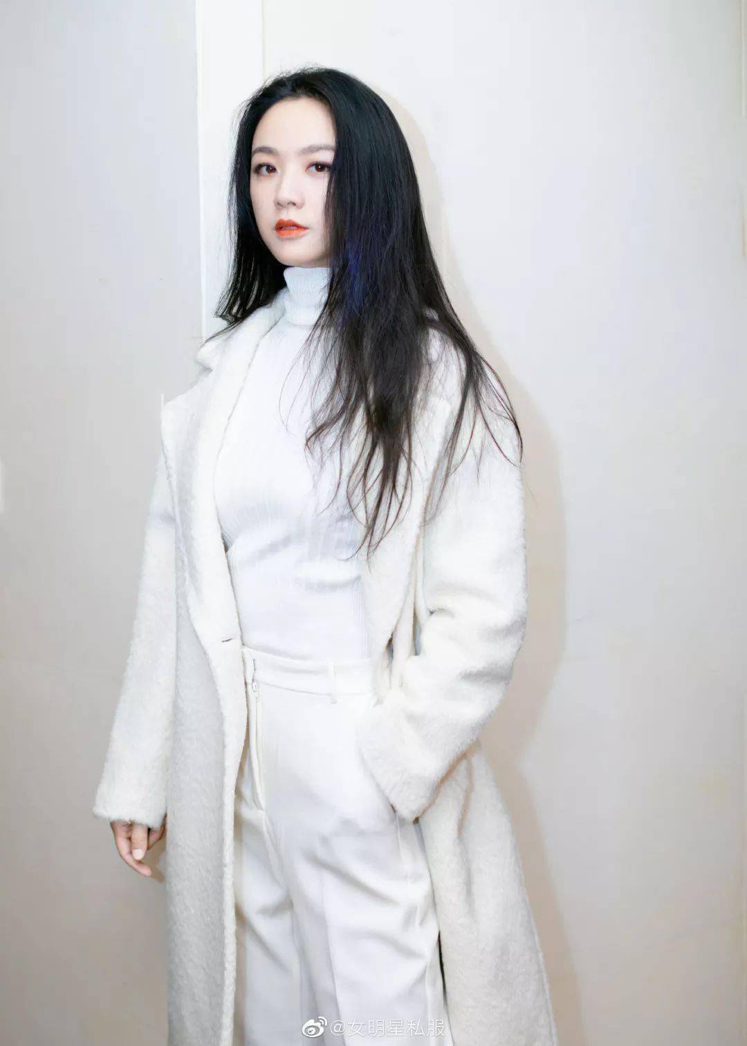 毛衣 果然,大圆脸就是要这样穿「烟管领」才好看!