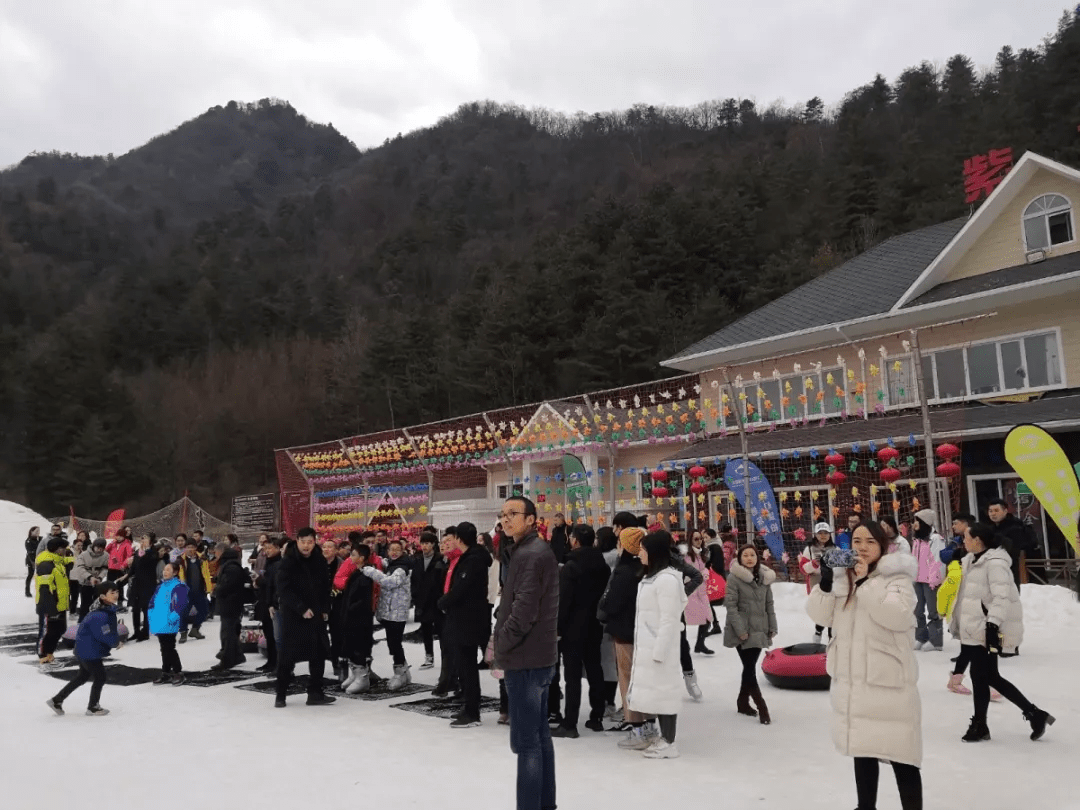 滑雪场|紫柏山滑雪场0租金邀您来摆摊！