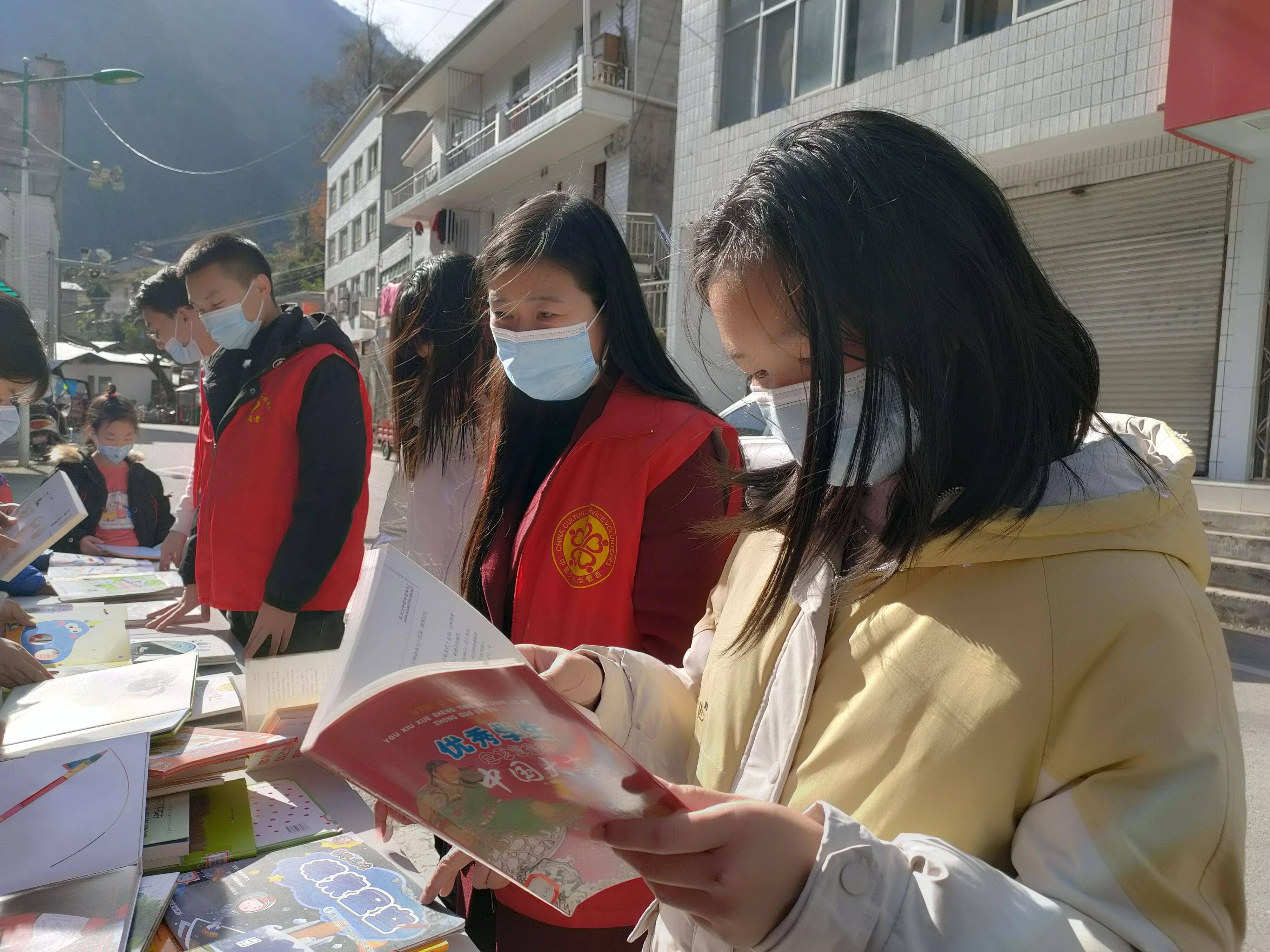 他们,为村民送上"营养餐"和冬日"温暖"_经典_竹溪县_党史