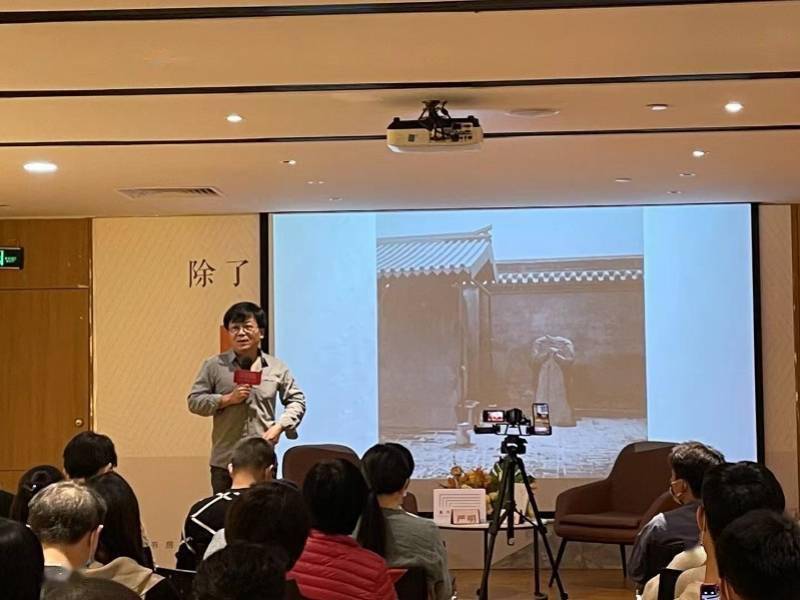 随笔集|“诗人摄影家”严明：那些取景框背后的往事